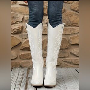White 🤠 Boots